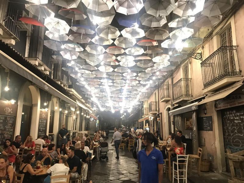 I Colori Di Sara Bed & Breakfast Catania Bagian luar foto