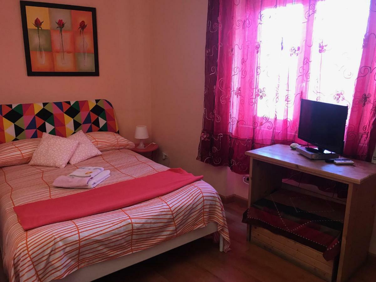 I Colori Di Sara Bed & Breakfast Catania Bagian luar foto