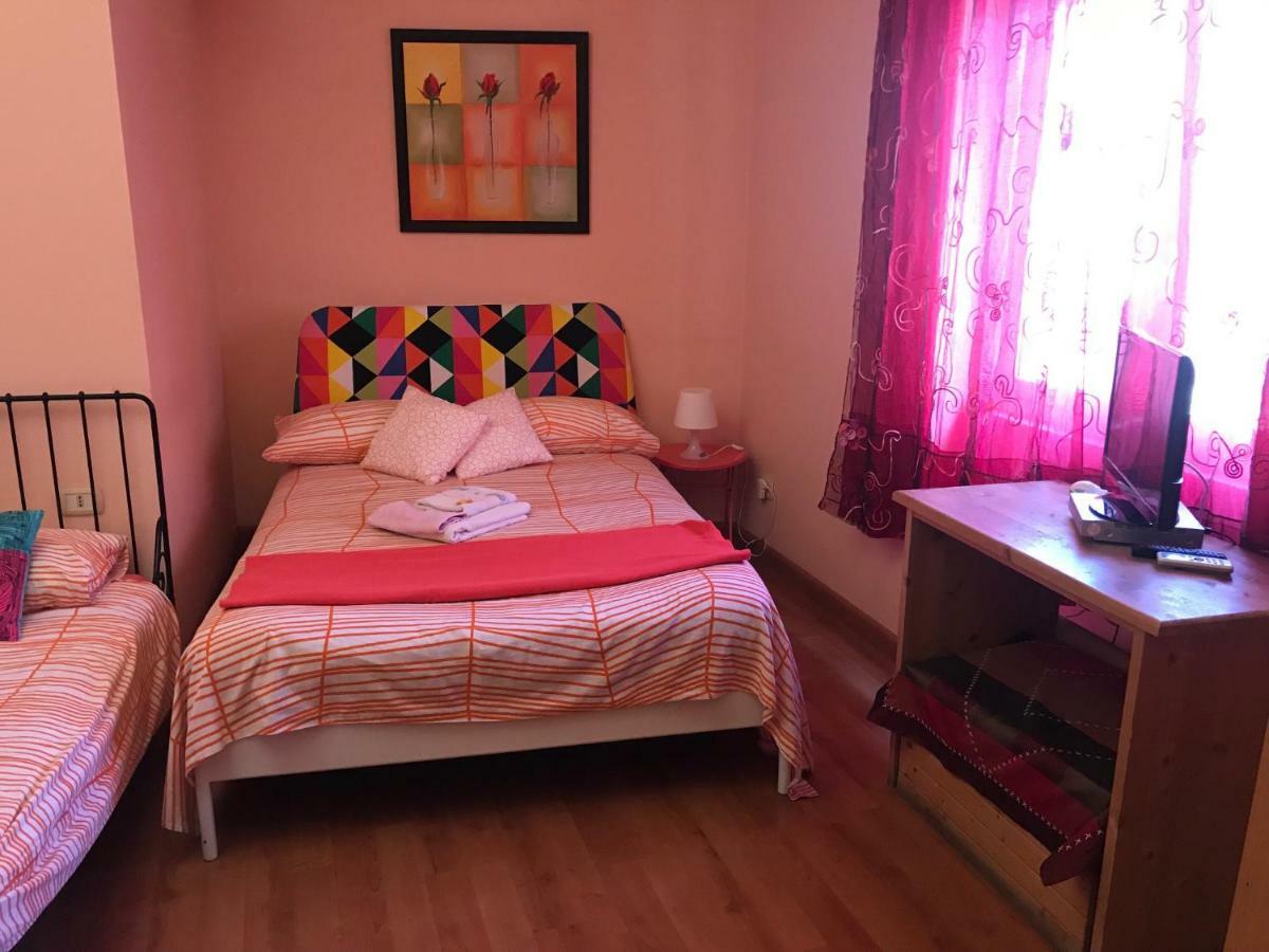 I Colori Di Sara Bed & Breakfast Catania Bagian luar foto