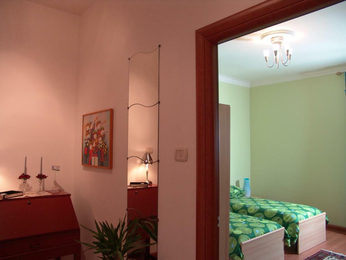 I Colori Di Sara Bed & Breakfast Catania Bagian luar foto