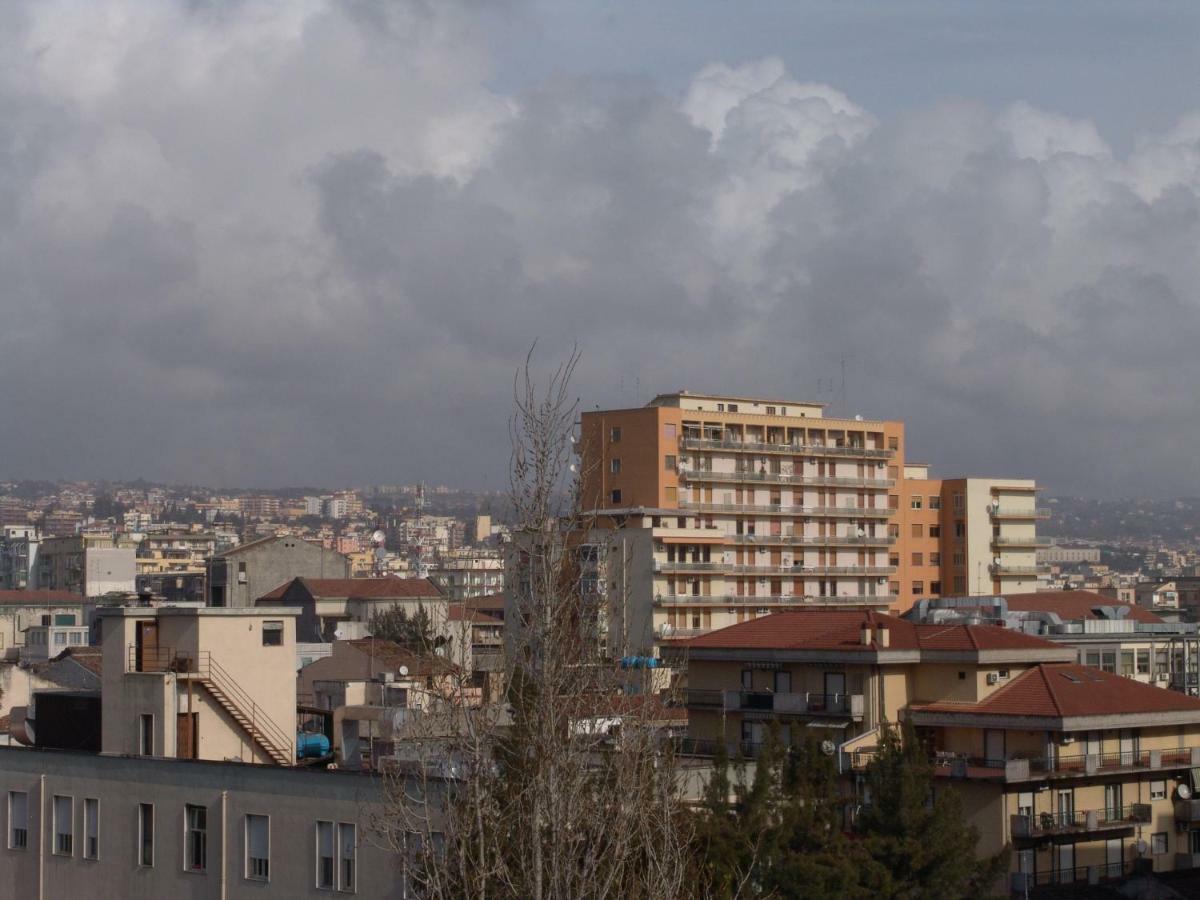 I Colori Di Sara Bed & Breakfast Catania Bagian luar foto